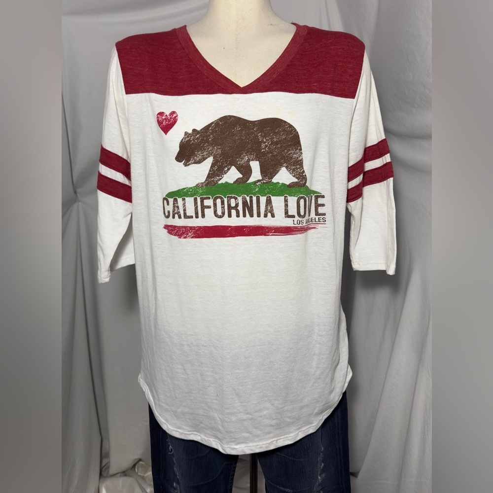 Blue 84 “California Love” Raglan Sleeve V-Neck Tee Women’s Medium